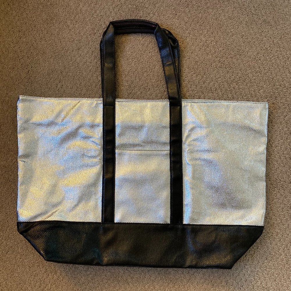 NWOT ~ Victoria's Secret ~ LARGE TOTE zipper bag!! - Picture 2 of 5